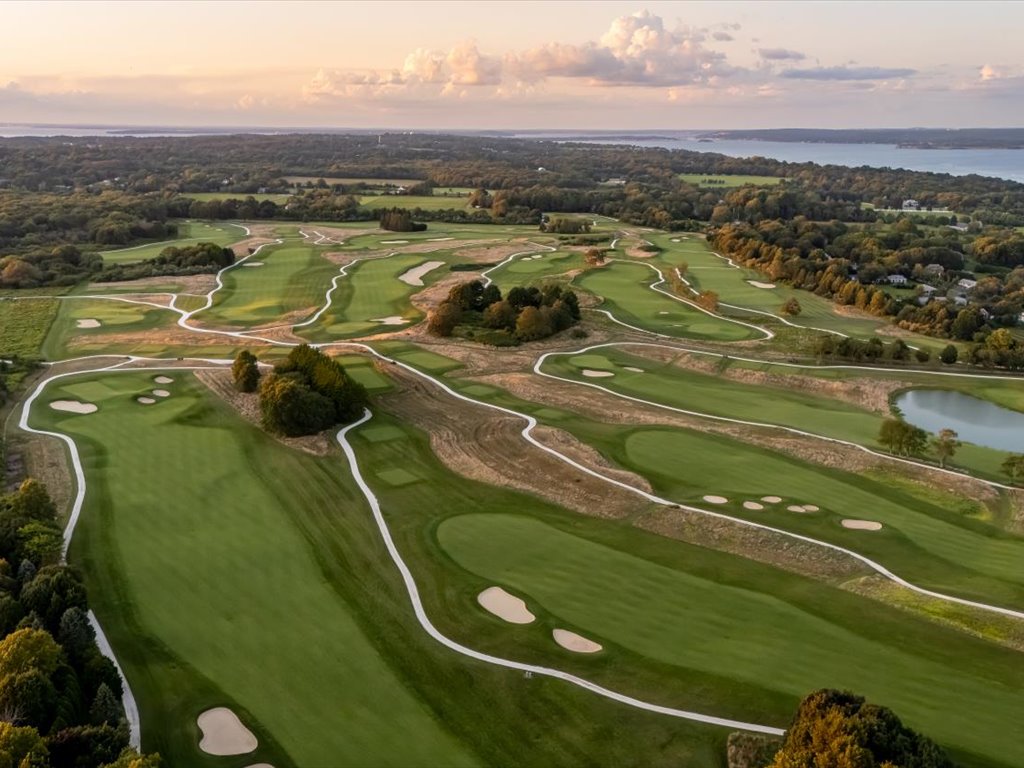 010-Summer Aerial_Fairway 8